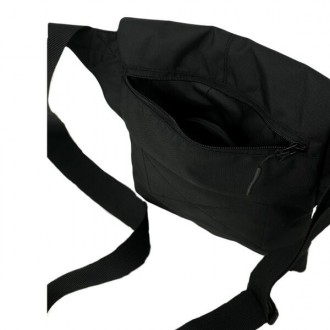 Легкая, компактная и удобная сумка для скрытого ношения оружия, оснащенная кобур. . фото 4