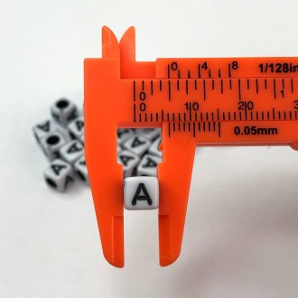 Декоративні пластикові намистини куб - у наборі тільки літера "А"Розмір 6 мм, от. . фото 4