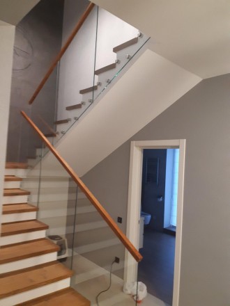 Ясенові сходи можуть бути чудовим вибором для вашого будинку завдяки міцності та. . фото 12