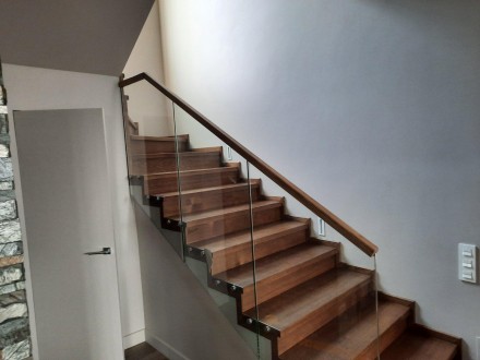 Ясенові сходи можуть бути чудовим вибором для вашого будинку завдяки міцності та. . фото 4