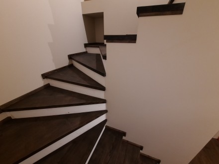 Ясенові сходи можуть бути чудовим вибором для вашого будинку завдяки міцності та. . фото 8