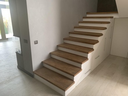 Ясенові сходи можуть бути чудовим вибором для вашого будинку завдяки міцності та. . фото 3