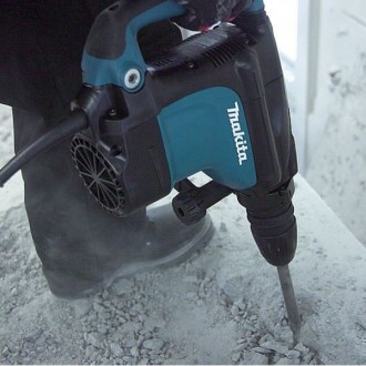 Перфоратор Makita HR 4501 C:
переваги
	
	На 30% збільшено ефективність буріння т. . фото 4