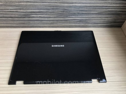 Часть корпуса крышка матрицы к ноутбуку Samsung R60. Есть следы от эксплуатации.. . фото 3
