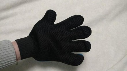 Щетка перчатка для вычесывания шерсти домашних животных True Touch.
Щетка перчат. . фото 5