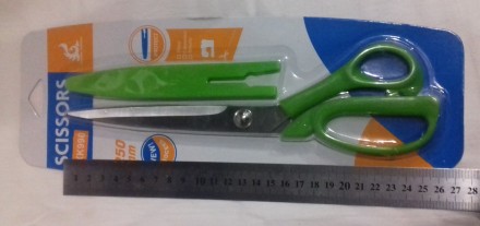 Портновские ножницы с лезвием 12 см, лезвие из стали, ручки из пластика.
 Ножниц. . фото 2