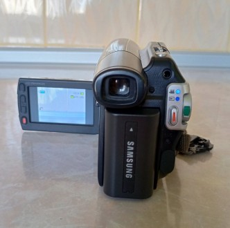 Продам рабочую видеокамеру Samsung VP-DC175WB. Пишет на карту памяти и на MiniDV. . фото 6