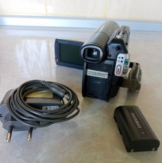 Продам рабочую видеокамеру Samsung VP-DC175WB. Пишет на карту памяти и на MiniDV. . фото 5