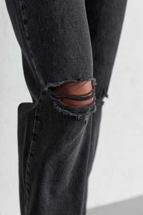Рваные джинсы не выходят из моды и являются идеальным вариантом для прогулки, ак. . фото 6