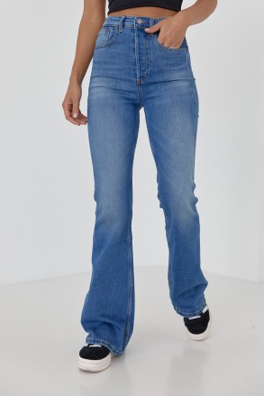 Джинсы клеш – отличная альтернатива привычным палаццо. Flared jeans можно комбин. . фото 6