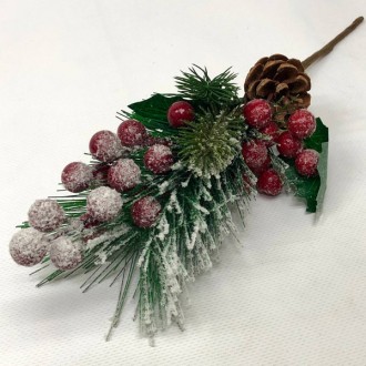 Декоративная сосновая ветка с ягодами и шишкой в снегуМатериал: пластик, проволо. . фото 2
