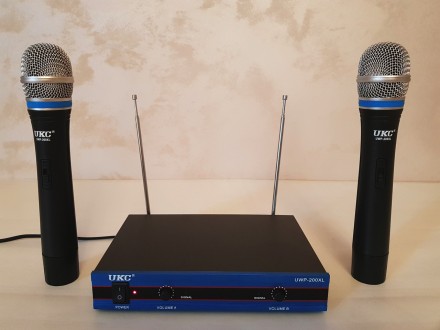 Опис: 
Радіосистема UKC UWP-200XL з двома мікрофонами та базою.
Чудовий комплект. . фото 2