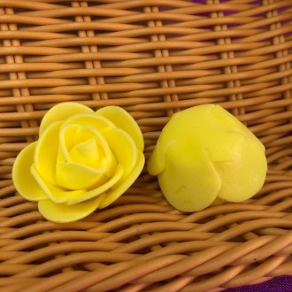 Роза латексная (фоамиран) Материал: фоамиран Цвет: на фото и в названии Продаетс. . фото 3