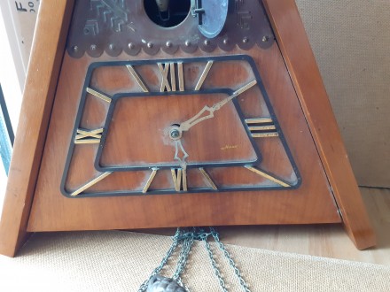 Годинник настінний з гирями та зозулею. Механічний, стрілочний, трикутний. 43 х . . фото 4