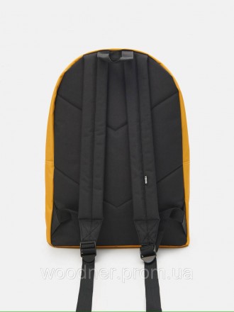 Рюкзак - це незамінний аксесуар для тих, хто шукає практичність та комфорт під ч. . фото 3