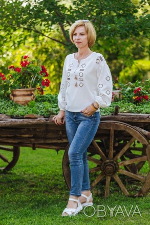 Стильна жіноча вишиванка молочного кольору з натурального льону. Українська суча. . фото 1