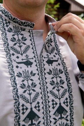 
Вишиванка чоловіча — патріотична українська сорочка, виготовлена з натурального. . фото 3
