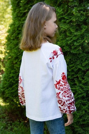 
Сучасна стильна вишиванка для дівчинки в традиційному українському стилі! 
Вирі. . фото 6