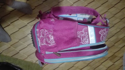 Продам рюкзак школьный, для девочки.
Б/у в хорошем состоянии.
Цена: 150 гривен. . фото 5