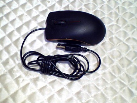 Прдается мышка
проводная, световая:
№1 Logitech M 90(m-u0026)
размеры, мм 62 . . фото 9