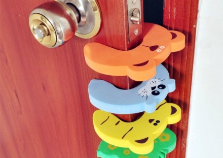 Защита на двери от детей
Защита на дверь для детей - мягкая, яркая, безопасная з. . фото 3