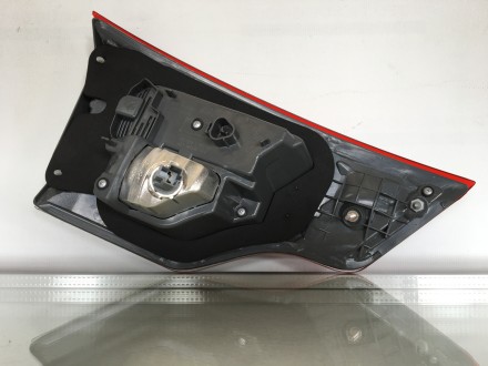 Ліхтар задній внутрішній (в кришку багажника) правий Toyota Highlander 2014-2019. . фото 7
