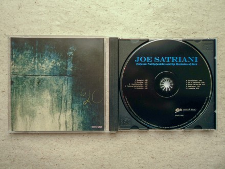 Продам CD диск Joe Satriani - Professor Satchafunlilus and the Musteroon of Rock. . фото 4