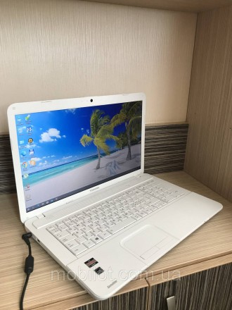 Ноутбук Toshiba Satellite C870-122 в нормальном состоянии. На корпусе ноутбука е. . фото 3