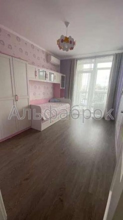 4-х кімнатна квартира в Києві в пропонується до продажу. Квартира знаходиться в . Виноградарь. фото 8