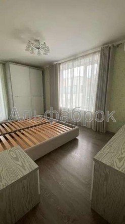 4-х кімнатна квартира в Києві в пропонується до продажу. Квартира знаходиться в . Виноградарь. фото 7