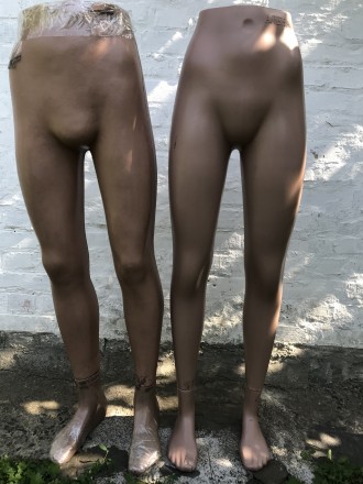 В наявності є два жіночих та один чоловічий б/в манекени ніг. Висота манекена 11. . фото 2