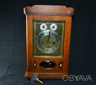 Настольные (кабинетные) часы известнейшей немецкой фирмы Junghans.
Год выпуска . . фото 1