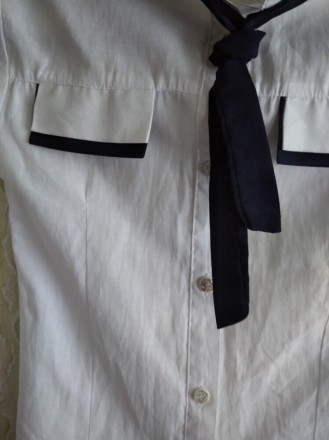 Белая с синим галстуком школьная рубашка девочке 10-12 лет.
Галстук снимается п. . фото 8