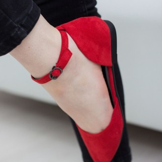 Женские туфли красные Unicat 2681 Туфли женские выполнены из искусственной замши. . фото 3