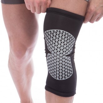Наколенник эластичный для защиты колена
Обхватывает колено и прилегающую область. . фото 4