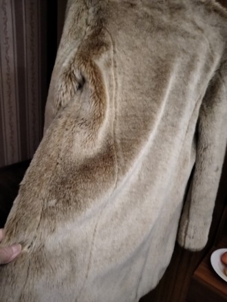 продается  меховое короткое пальто из евромеха, густой как пух мех с перламутров. . фото 3