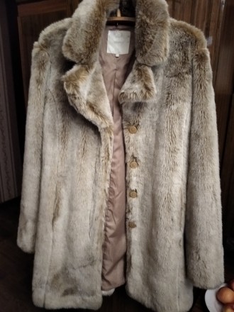 продается  меховое короткое пальто из евромеха, густой как пух мех с перламутров. . фото 2