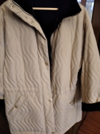 продается куртка двойного назначения, одна сторона велюр, другая плащевка, утепл. . фото 3
