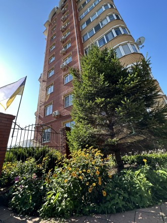 3-кімнатна квартира 121.7 м2 біля критого ринку 6/10 поверхів. Киев. фото 1 3-кімнатна квартира 121.7 м2 біля критого ринку 6/10 поверхів. Киев. фото 1