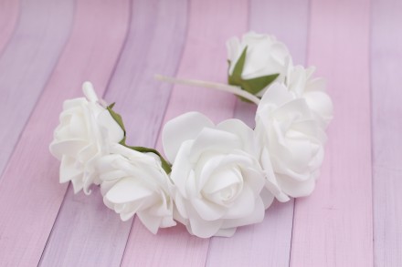
Ободок з білими трояндами підійде для весілля, фотосесії, літньої прогулянки, в. . фото 3
