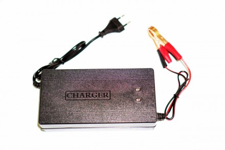 Зарядний пристрій для автомобіля 12 вольтів 5 амперів, UKC Battery Charger 5A
А. . фото 5