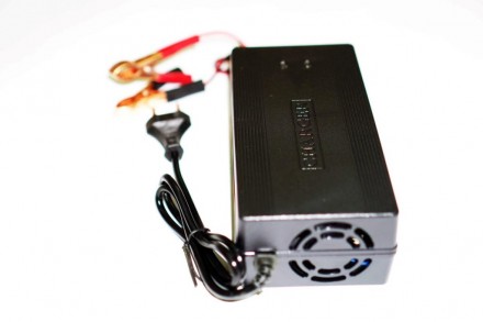 Зарядний пристрій для автомобіля 12 вольтів 5 амперів, UKC Battery Charger 5A
А. . фото 7