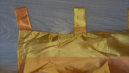 Штора желтая (Германия)

Ширина 138,5 см
Длина 200 см

Шелковистая ткань. . фото 5