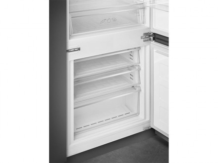 Встроенный холодильник с морозильной камерой внизу
Тип охлаждения: Холодильник с. . фото 7