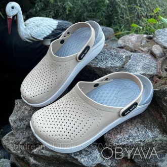 Женские тапки Крокс бежевые. Женские шлепки Crocs бежевые. Шлепанцы бежевого цве