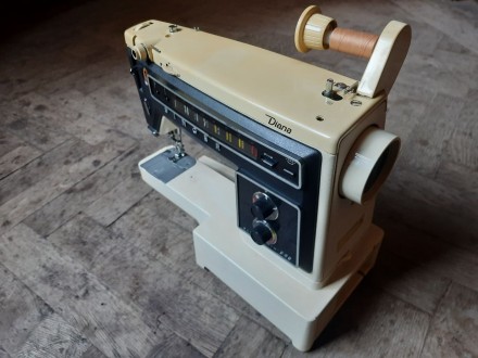 Продам вінтажну швейну машинку SINGER Electronic 560 Diana
В хорошому стані, ро. . фото 4