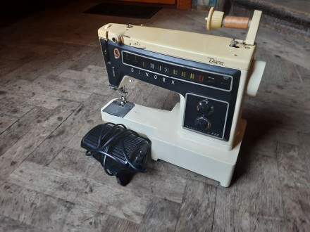 Продам вінтажну швейну машинку SINGER Electronic 560 Diana
В хорошому стані, ро. . фото 3