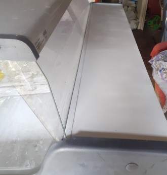 Продам настільну холодильну вітрину-прилавок в неробочому стані. Потрібна заміна. . фото 3
