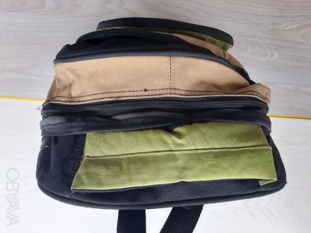Крепкий мужской рюкзак (серый)

Практичный, очень крепкая ткань

Размер 41 Х. . фото 5