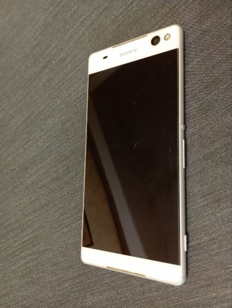 Смартфон Sony Xperia C5 Ultra Dual E5533 під розборку на запчастини або на відно. . фото 3